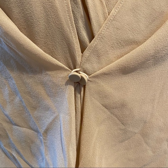 Alice + Olivia Silk V-Neck Tunic 3/4 Sleeve Button closure front Neutrals Small - Picture 4 of 8